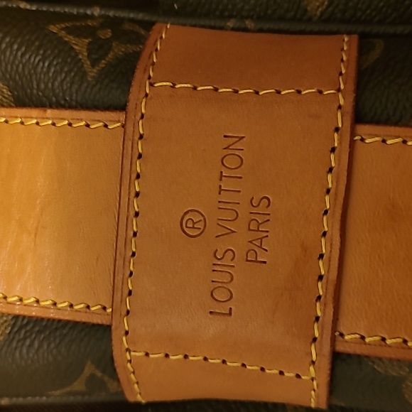 Authentic LOUIS VUITTON Navaiglio - Picture 5 of 17